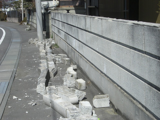 東北・茨城沖大地震・東日本大地震における茨城県石岡市の建物被害状況の写真2